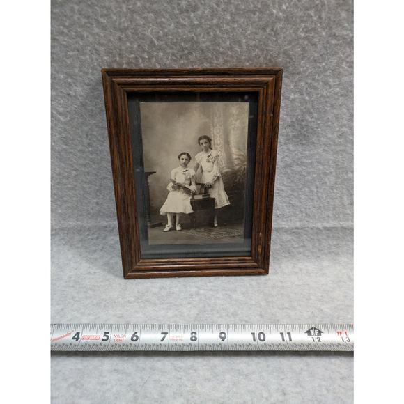 Old Photograph 1910 Two Young Girls Black and White Picture with Frame Vintage‎ - Picture 2 of 9
